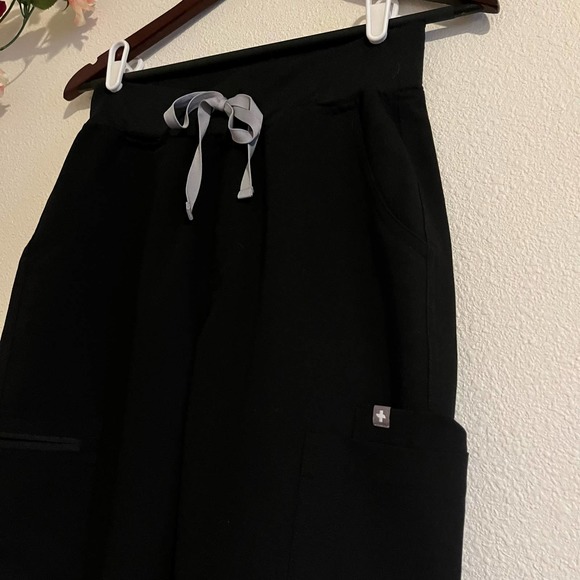 Black FIGS Kade cargo pants size small tall - Picture 6 of 9